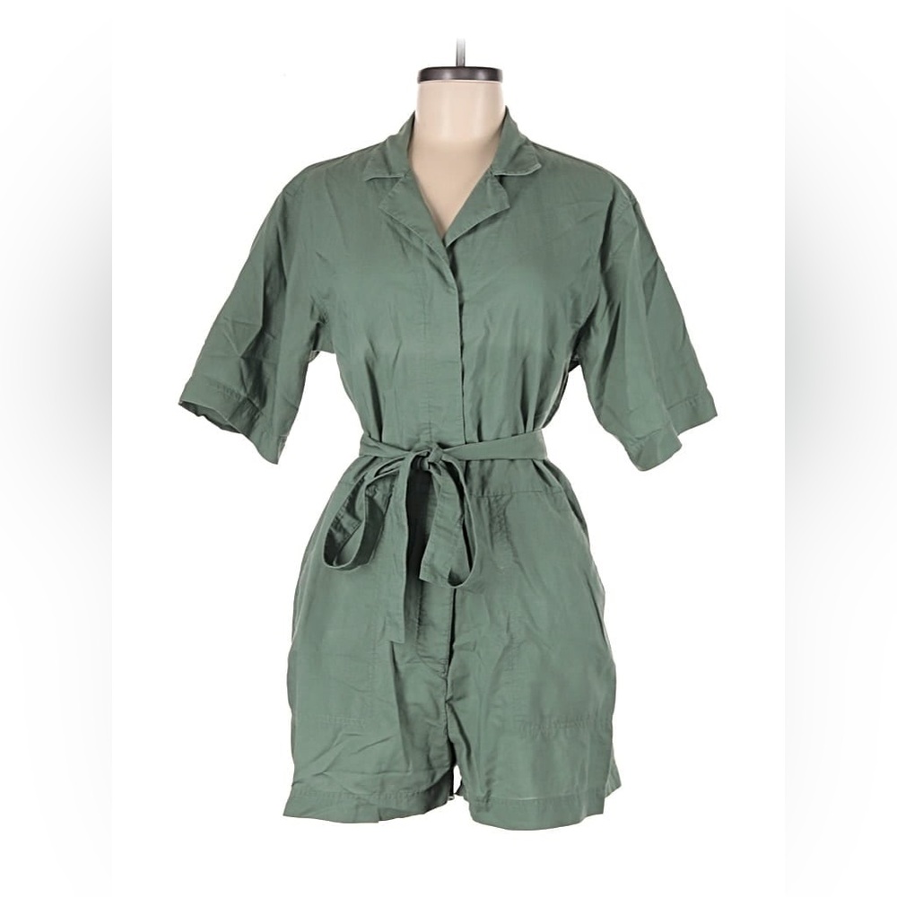 Uniqlo Green Romper with Tie and pockets